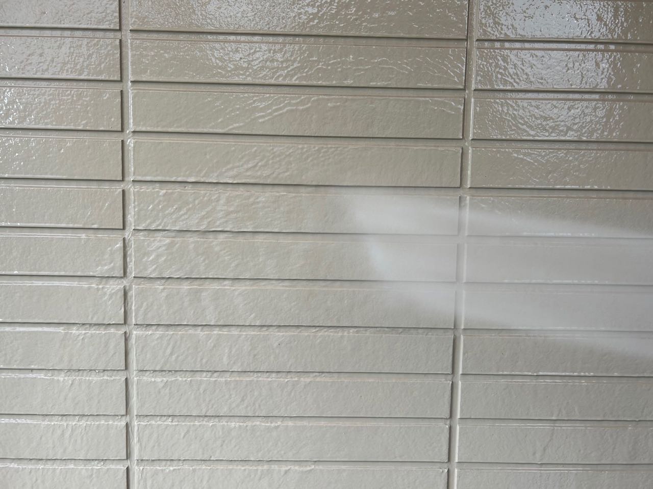 高圧洗浄します。