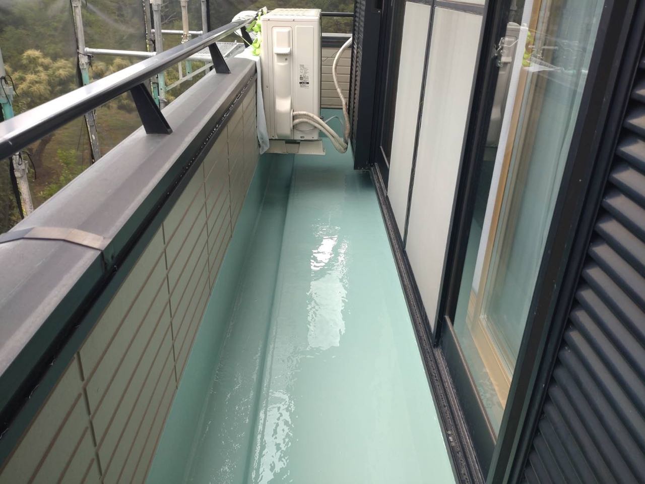 ウレタン防水塗布2回目。