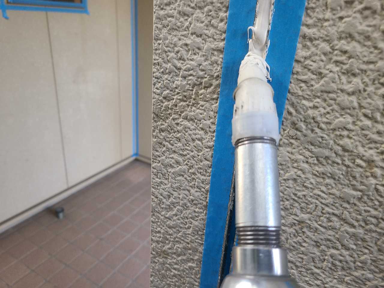 コーキング充填します。