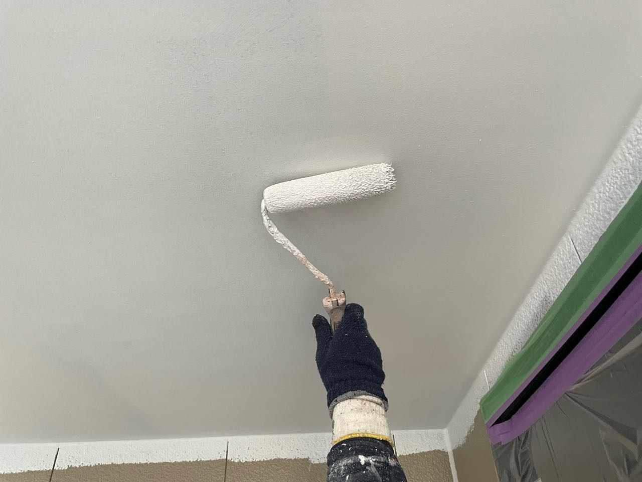 仕上げ塗装2回目です。