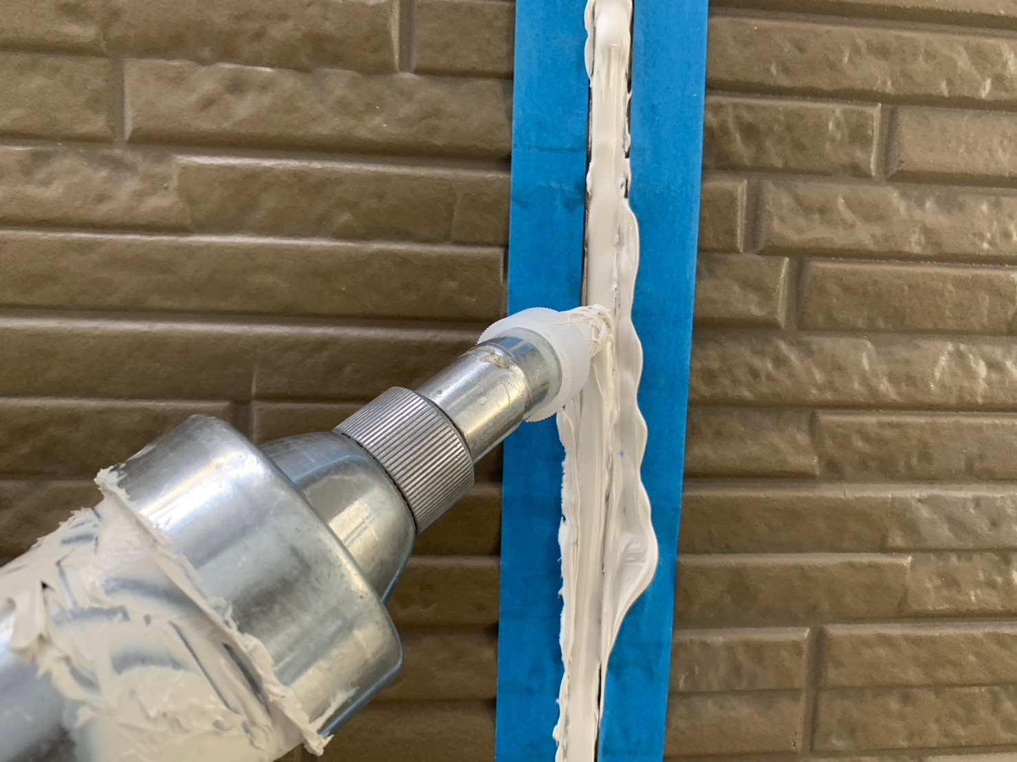 コーキング充填します。