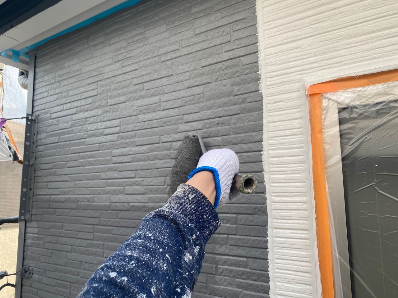 仕上げ塗装2回目です。