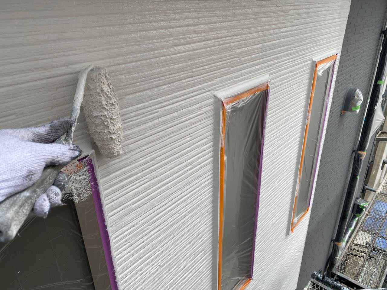 仕上げ塗装2回目です。