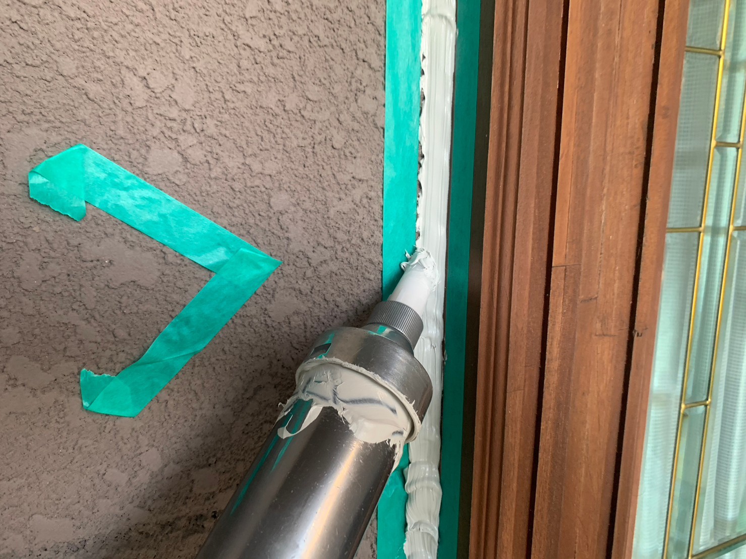 コーキング充填します。