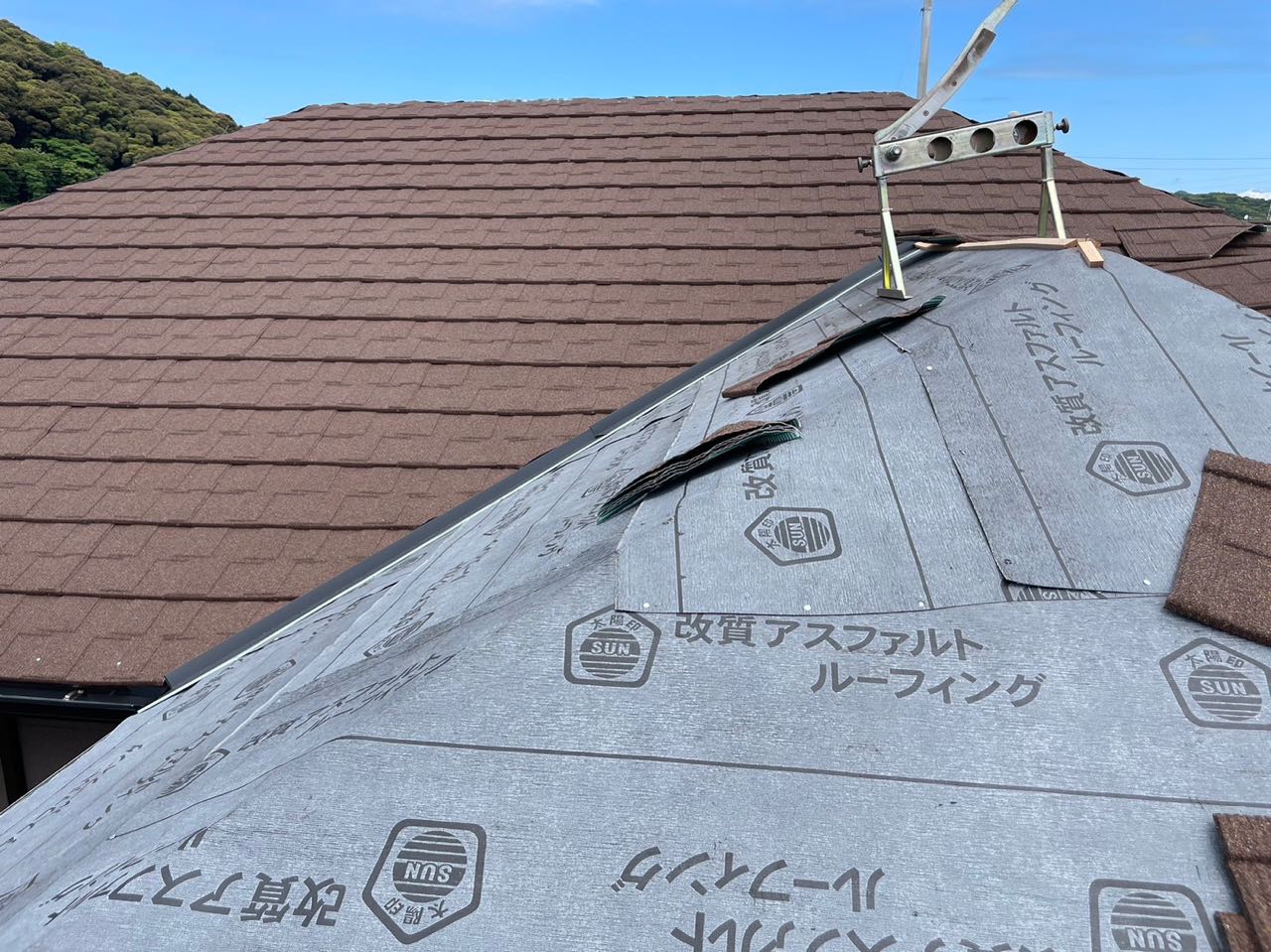 屋根材取り付けです。