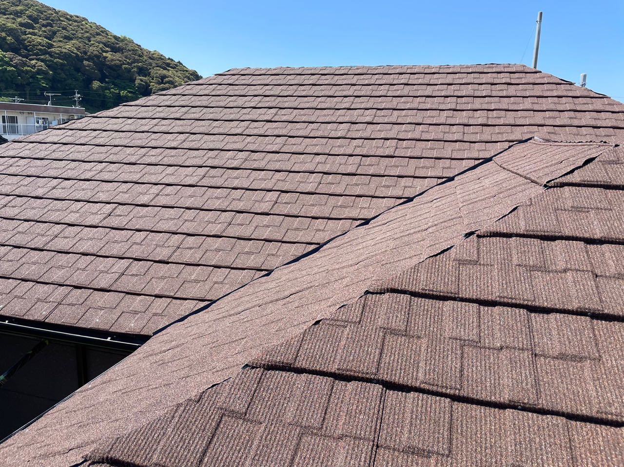 屋根材取り付けです。