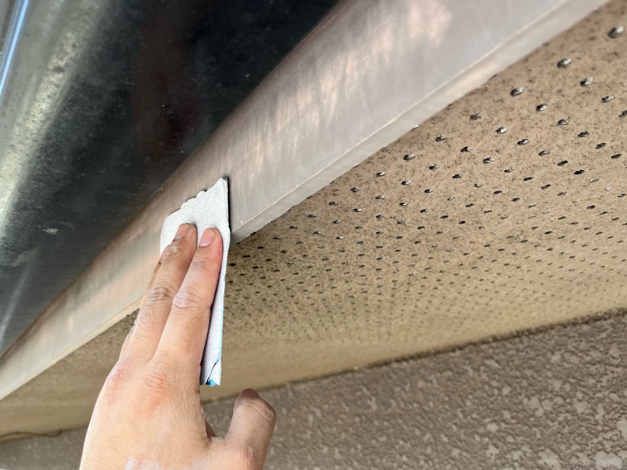 ケレン作業です。