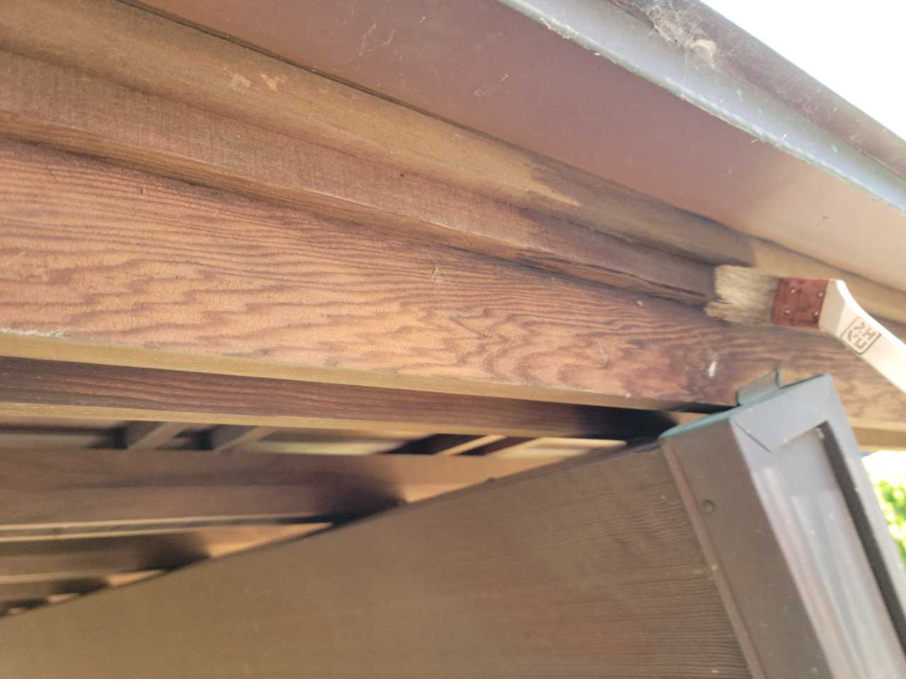 仕上げ塗装1回目です。