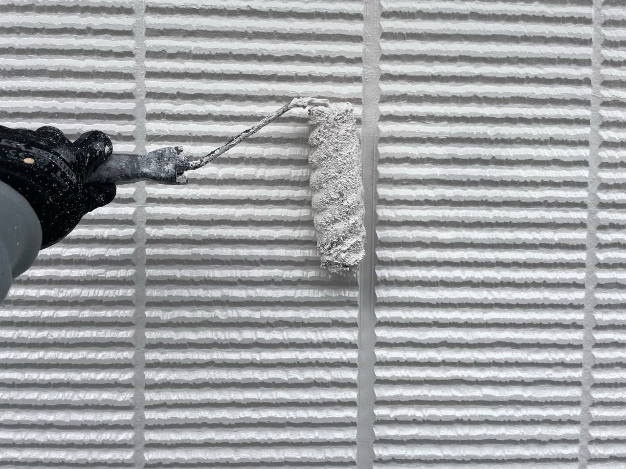 仕上げ塗装2回目です。