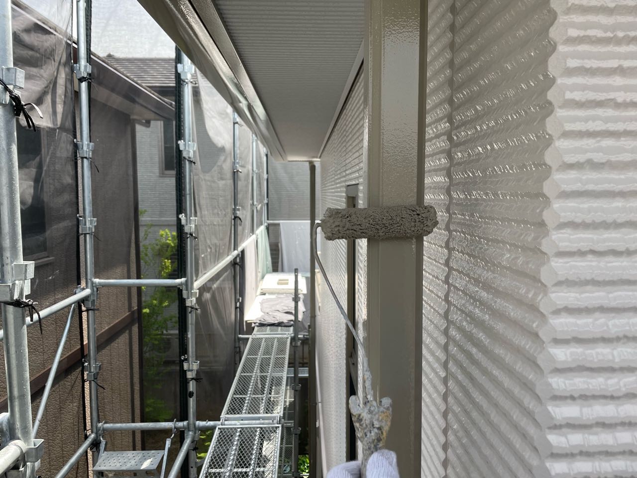 仕上げ塗装2回目です。