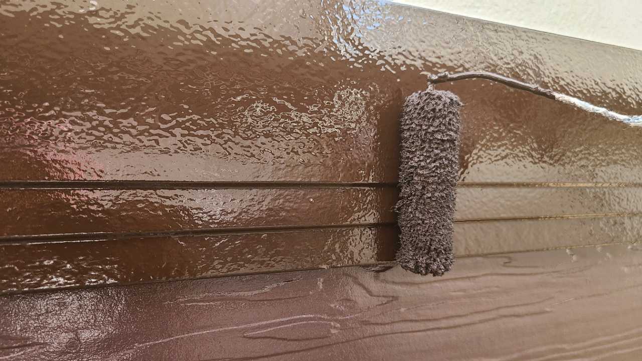 仕上げ塗装2回目です。