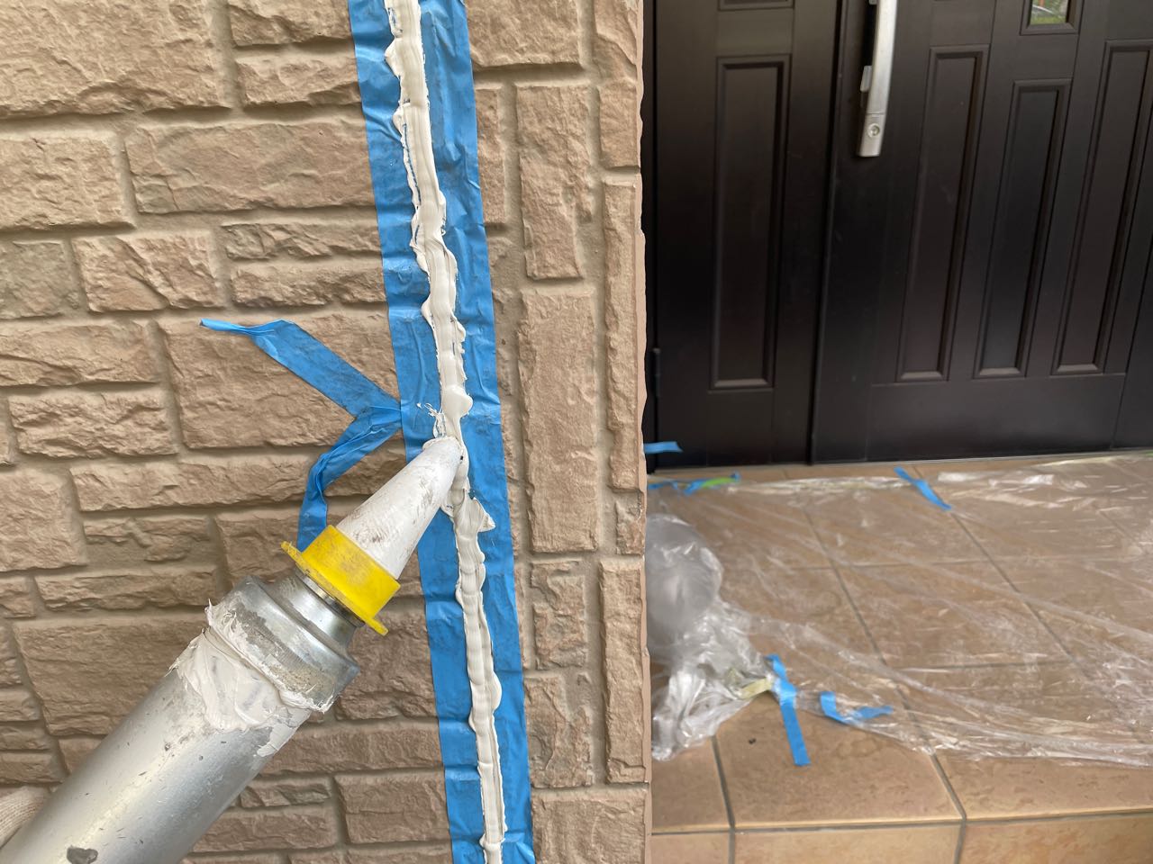 コーキング充填します。