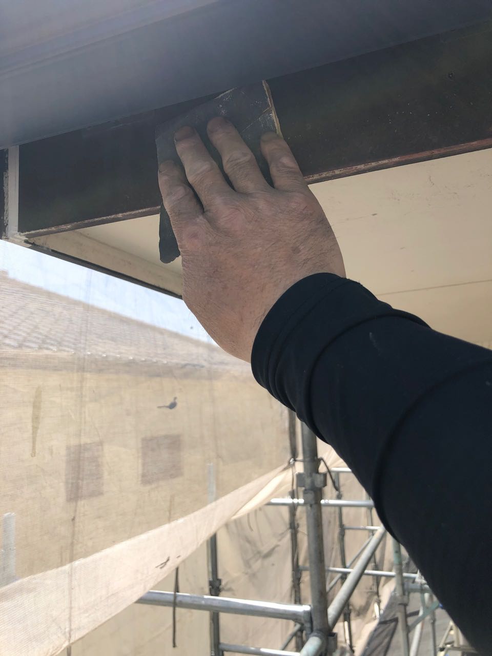 ケレン作業です。