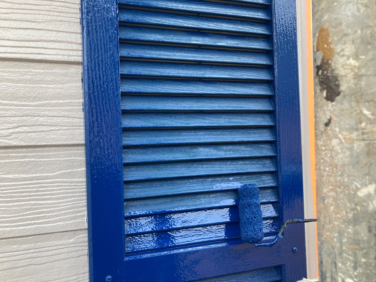 仕上げ塗装2回目です。