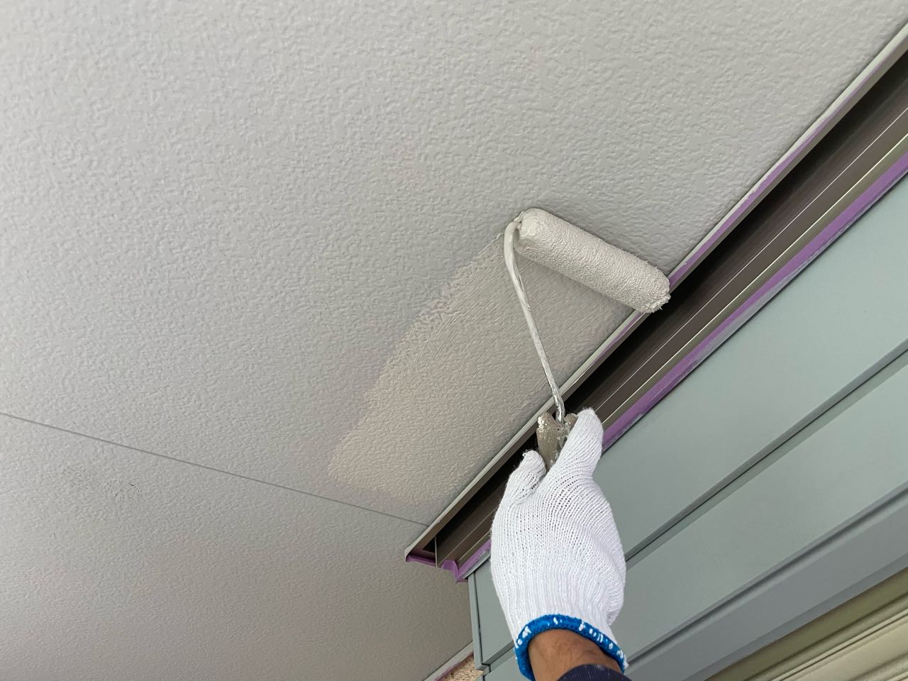 仕上げ塗装2回目です。