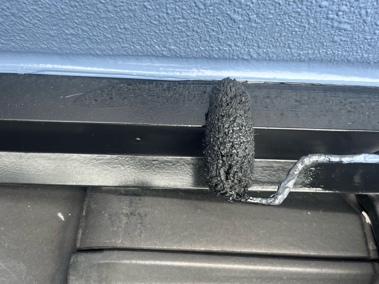 仕上げ塗装2回目です。