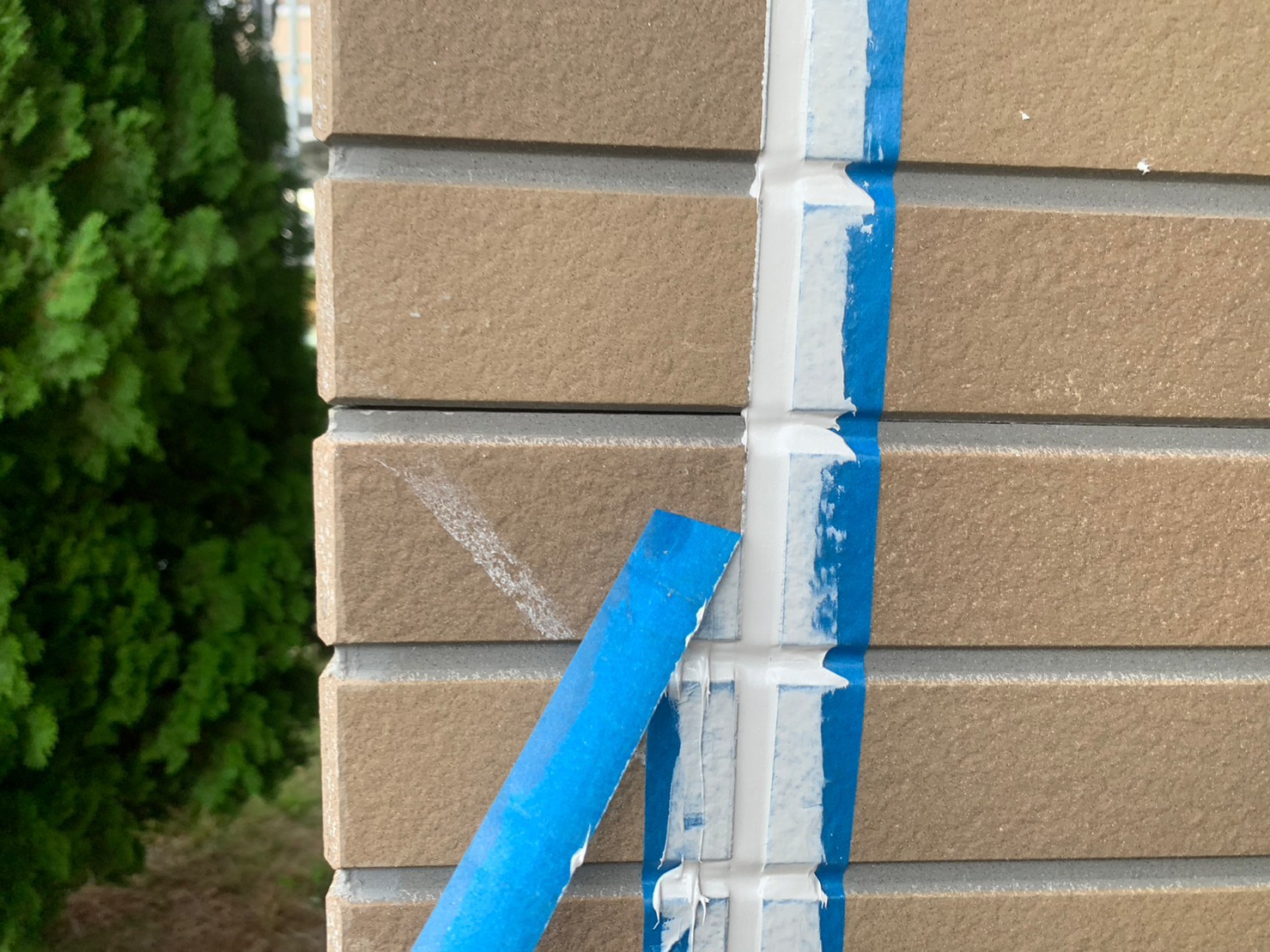 マスキングを剥がします。