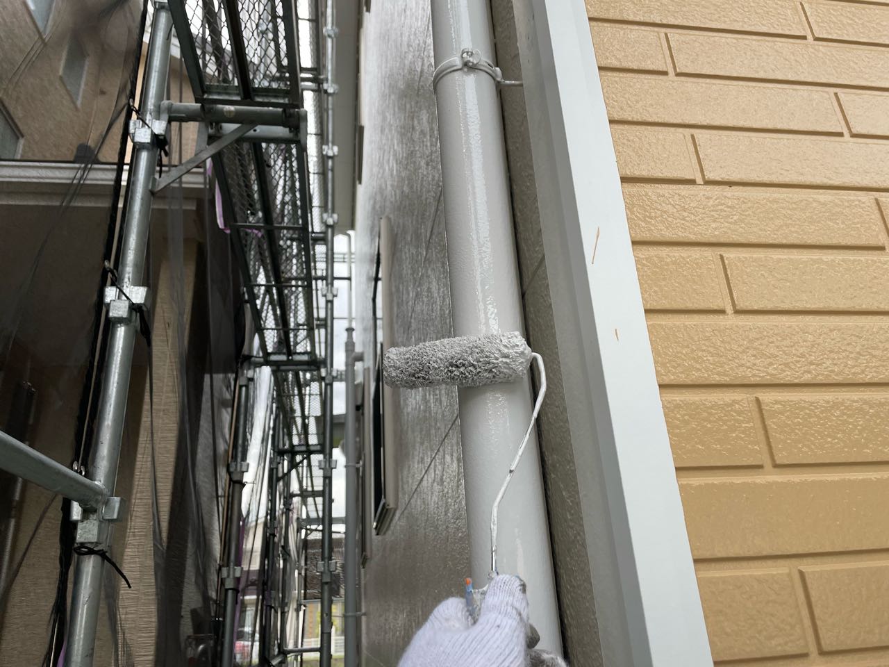 仕上げ塗装2回目です。