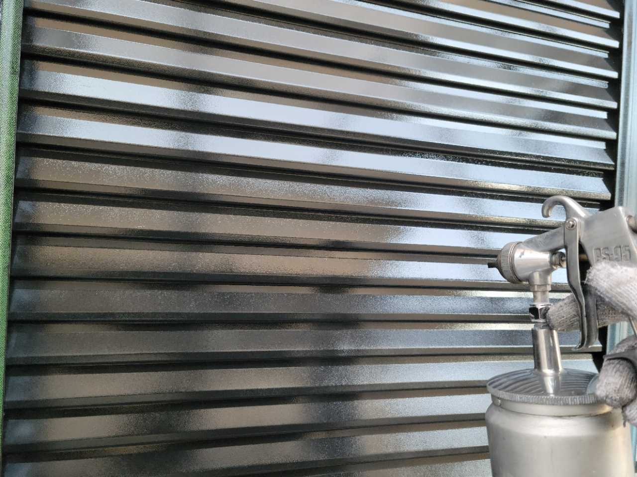 仕上げ塗装2回目です。