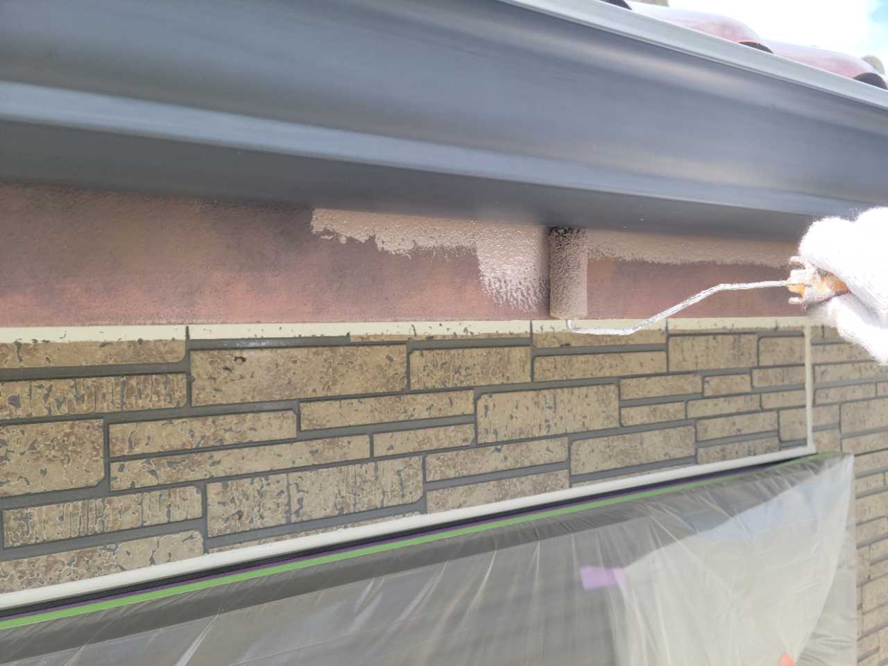 仕上げ塗装1回目です。