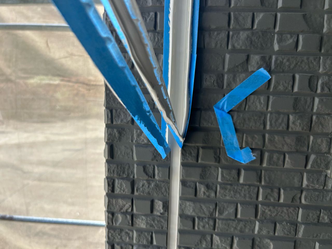 マスキングを剥がします。