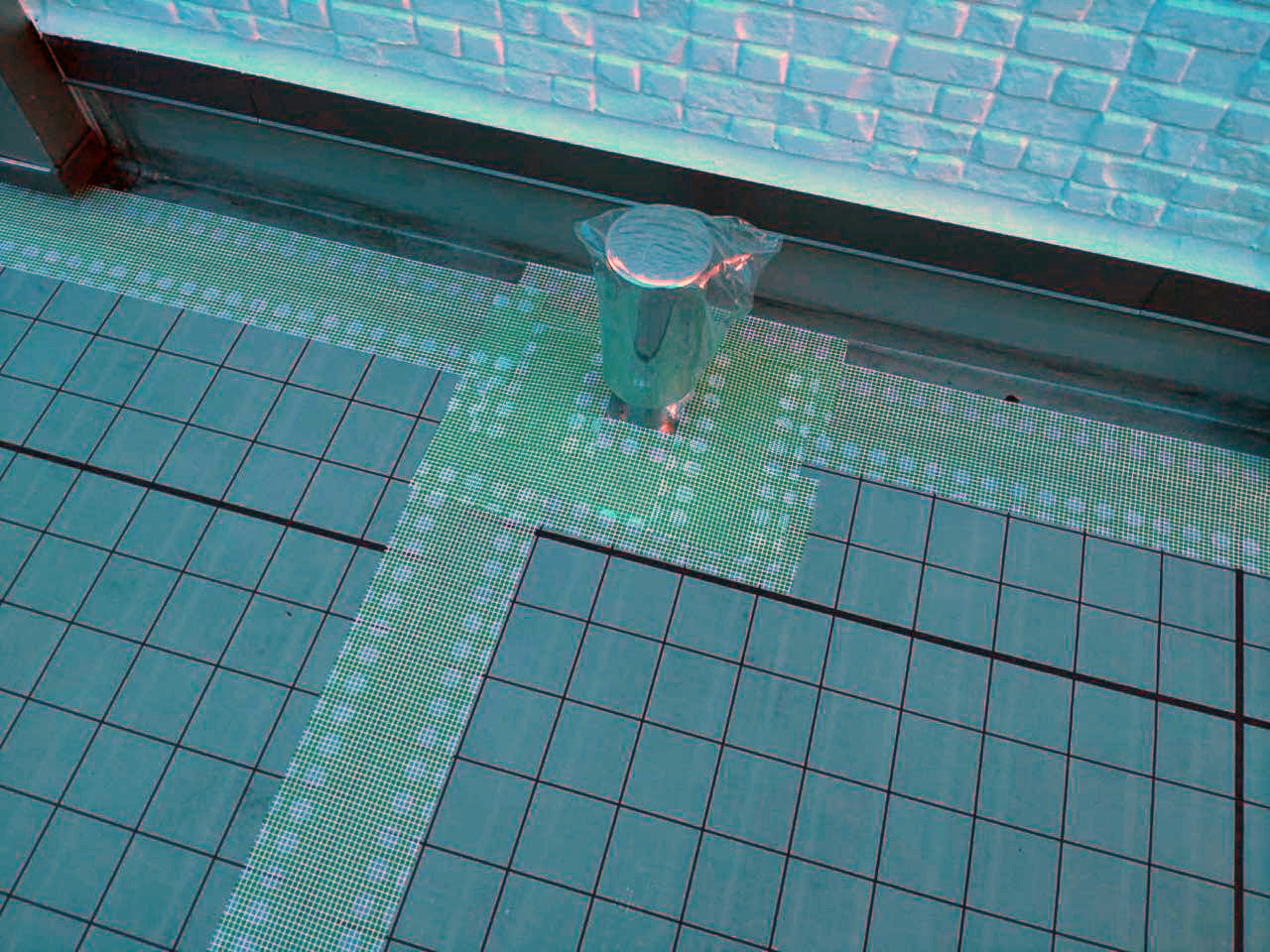 脱気筒を取付けます。