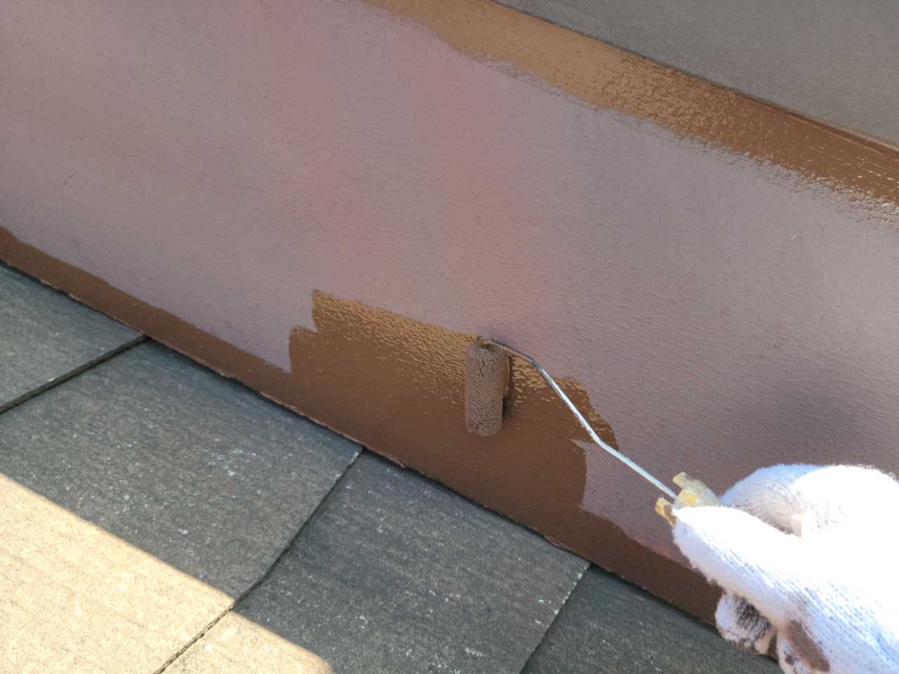 仕上げ塗装1回目です。