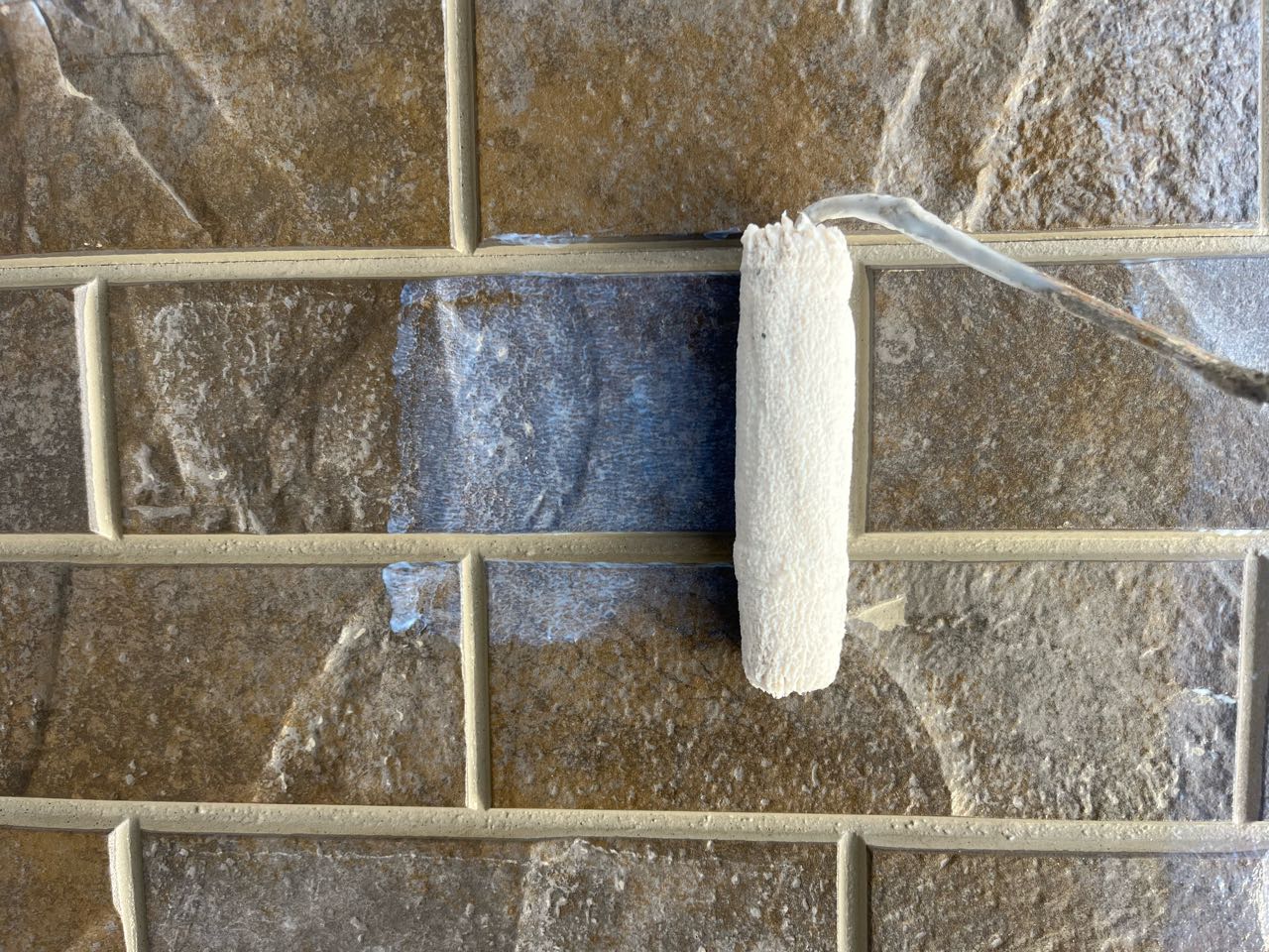 仕上げ塗装2回目です。