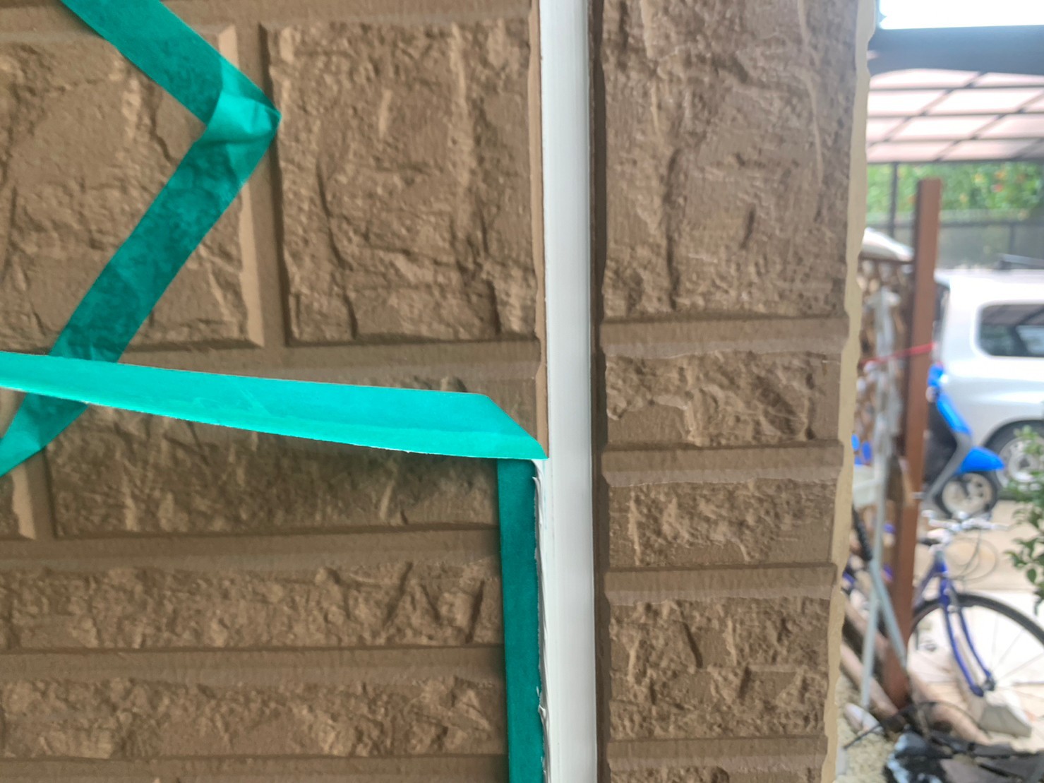 マスキングを剥がします。