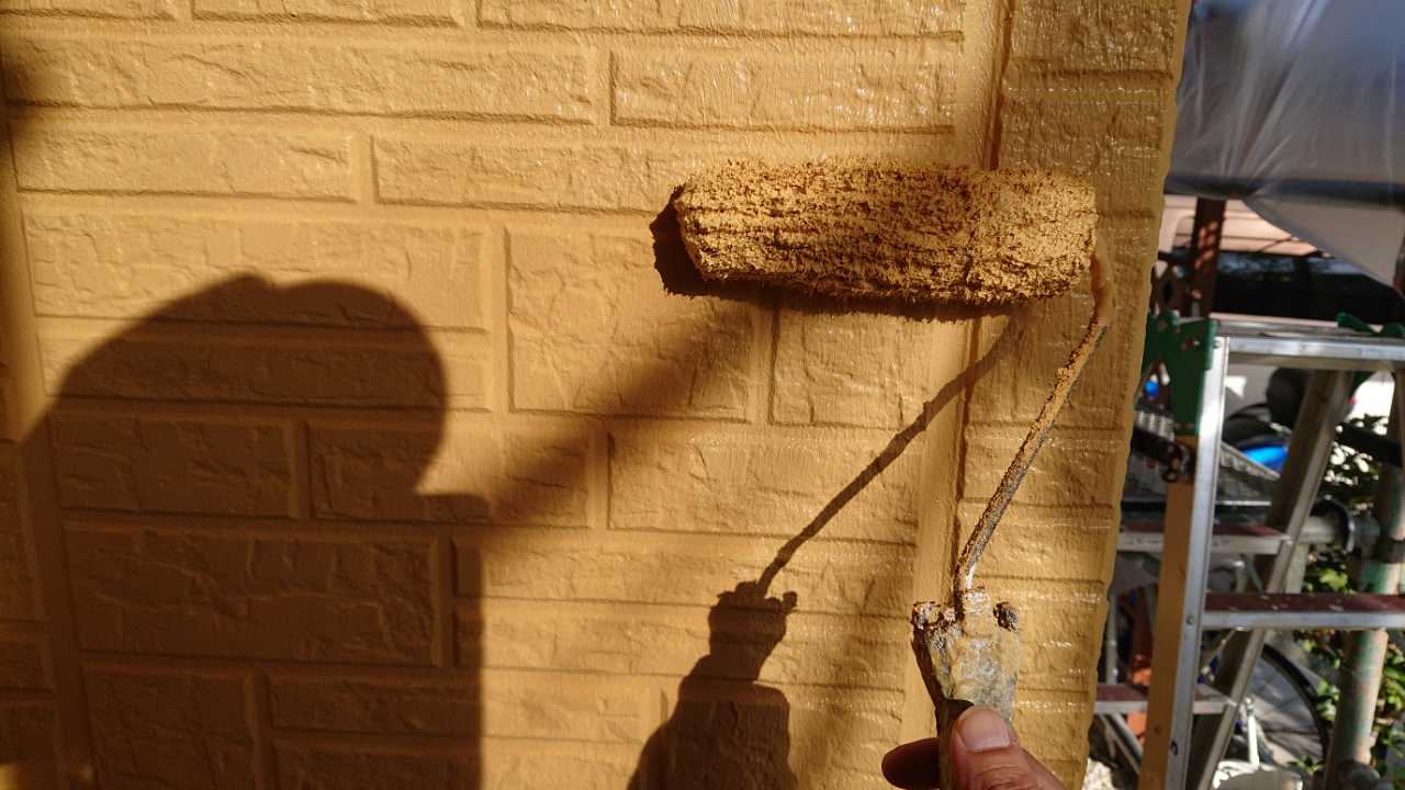 仕上げ塗装2回目です。