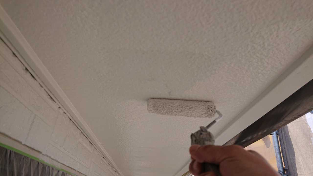 仕上げ塗装2回目です。