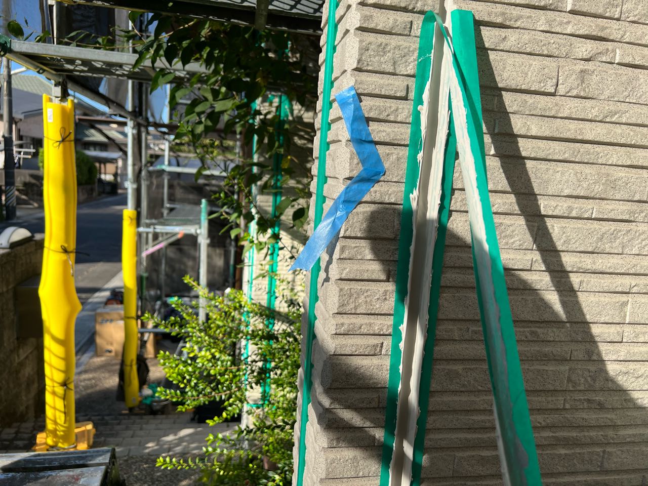 マスキングを剥がします。