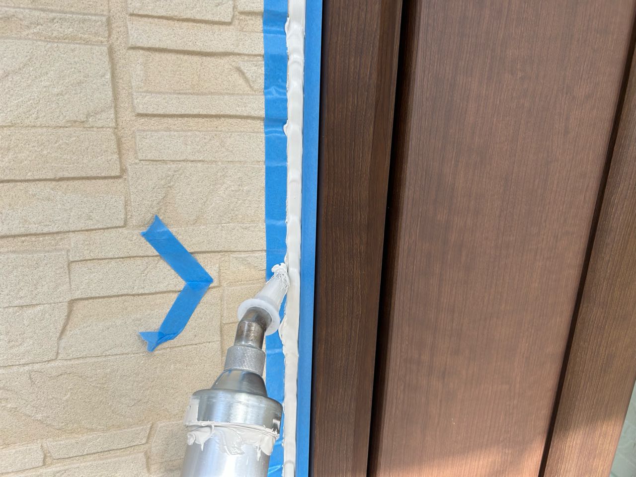 コーキング充填します。