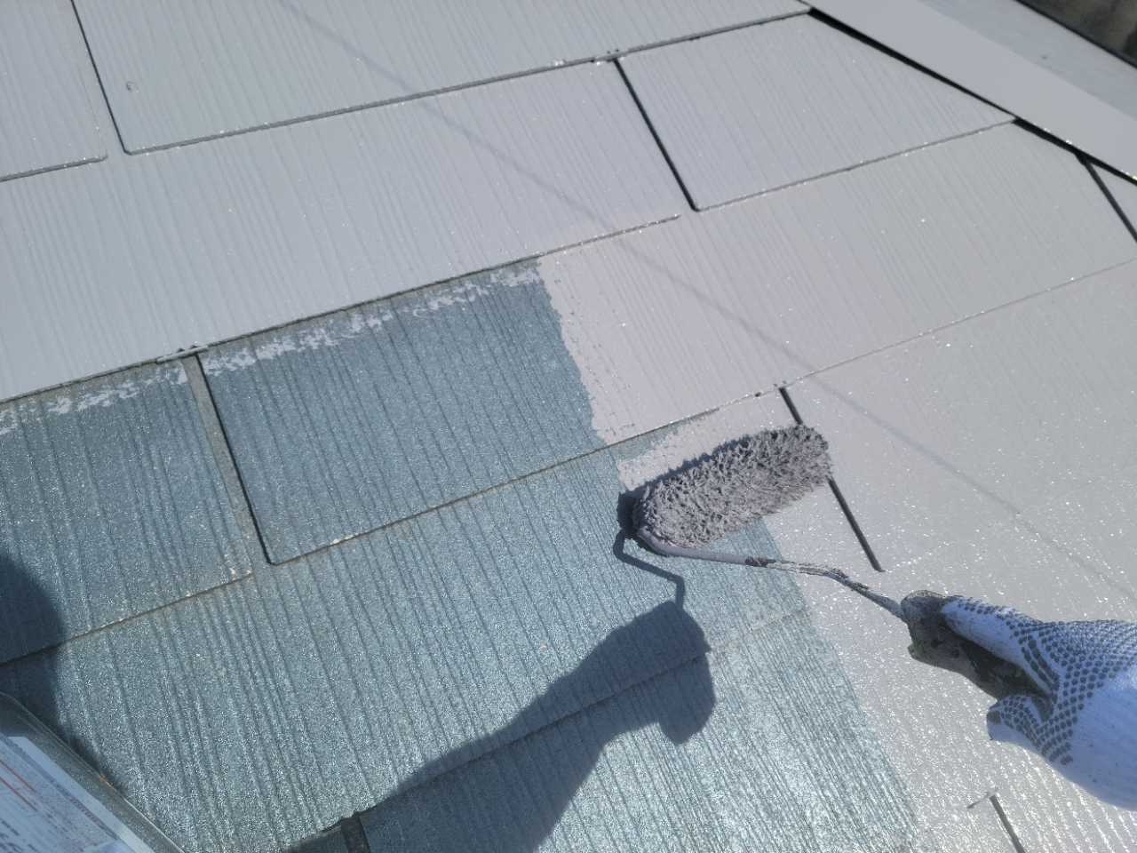 仕上げ塗装1回目です。