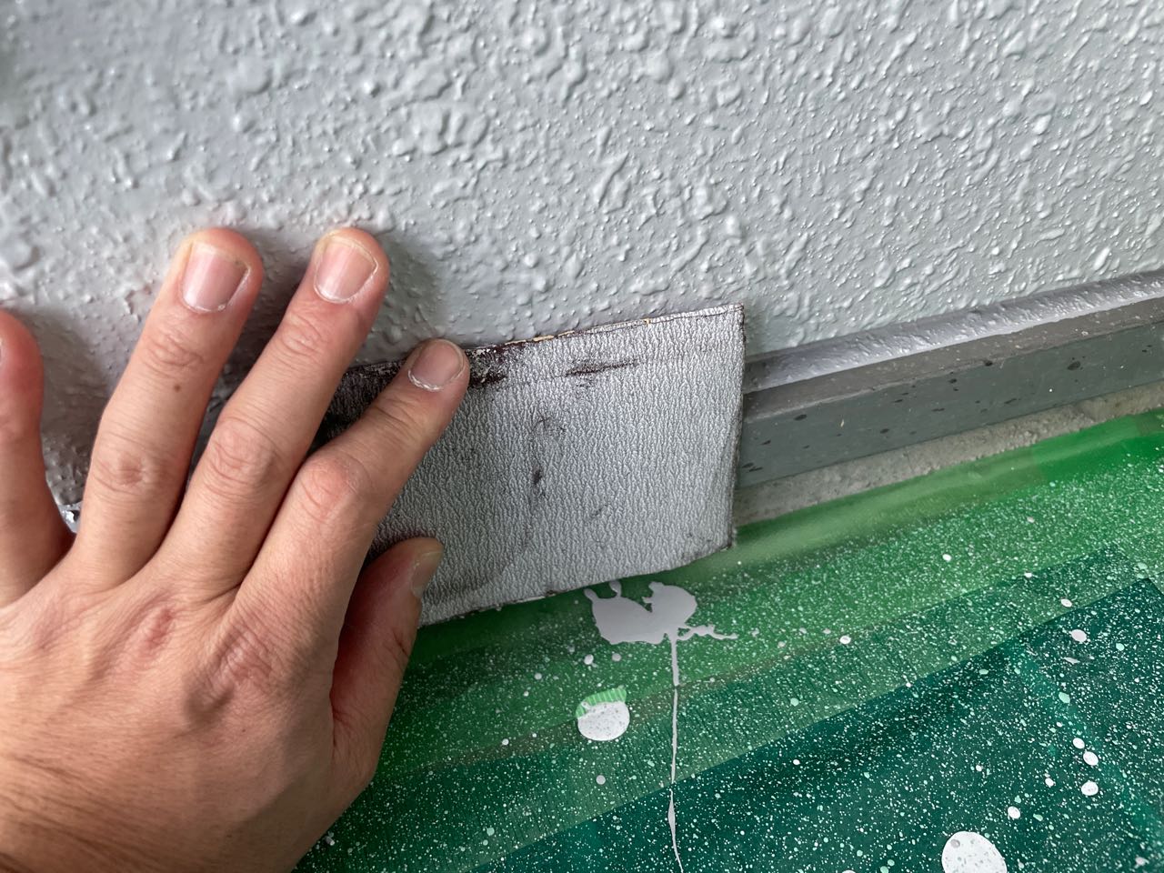 ケレン作業です。