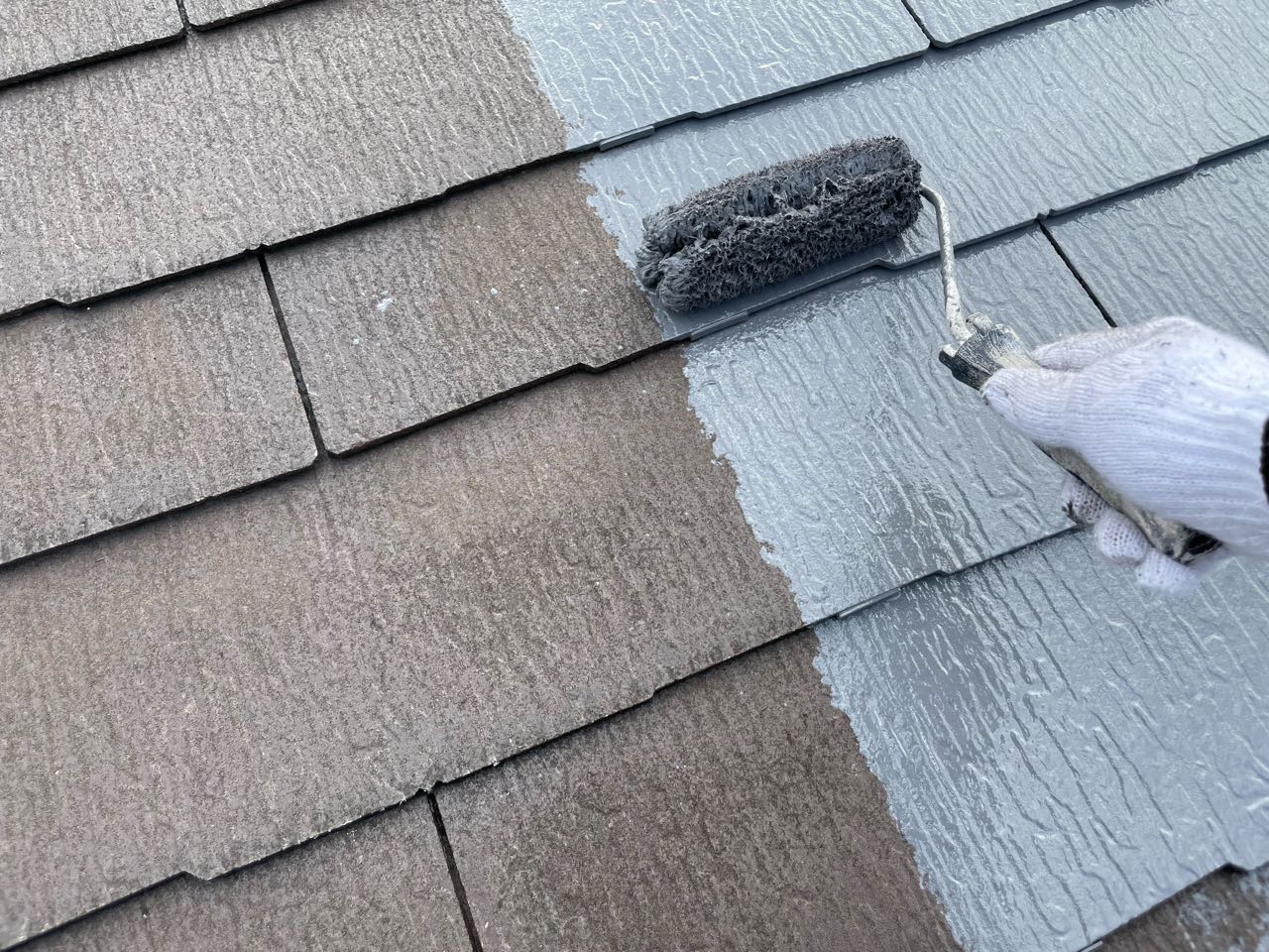 仕上げ塗装1回目です。