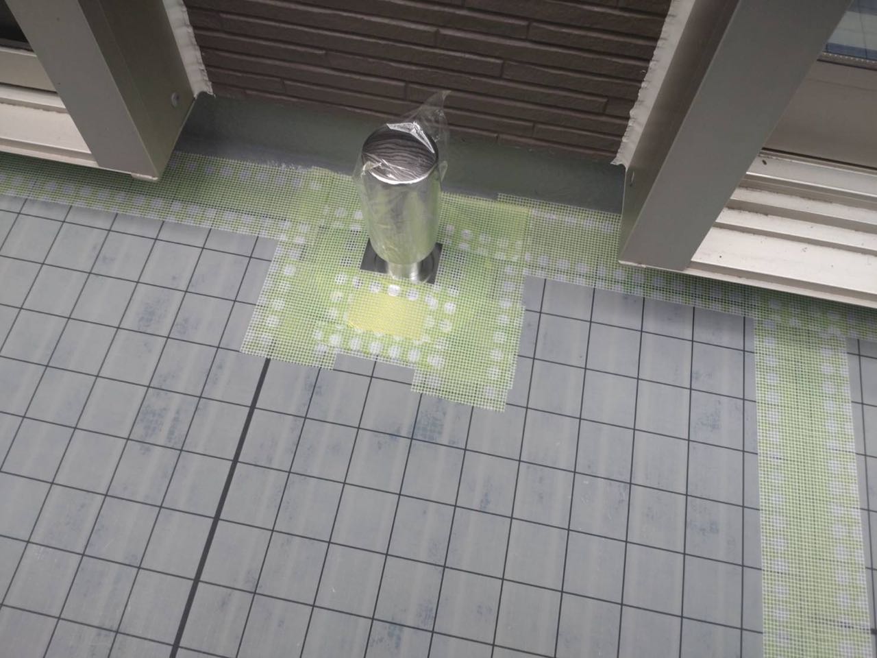 脱気筒を取付けます。