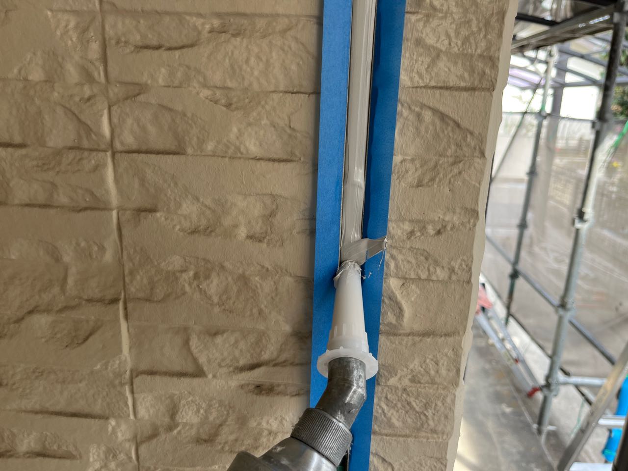 コーキング充填します。