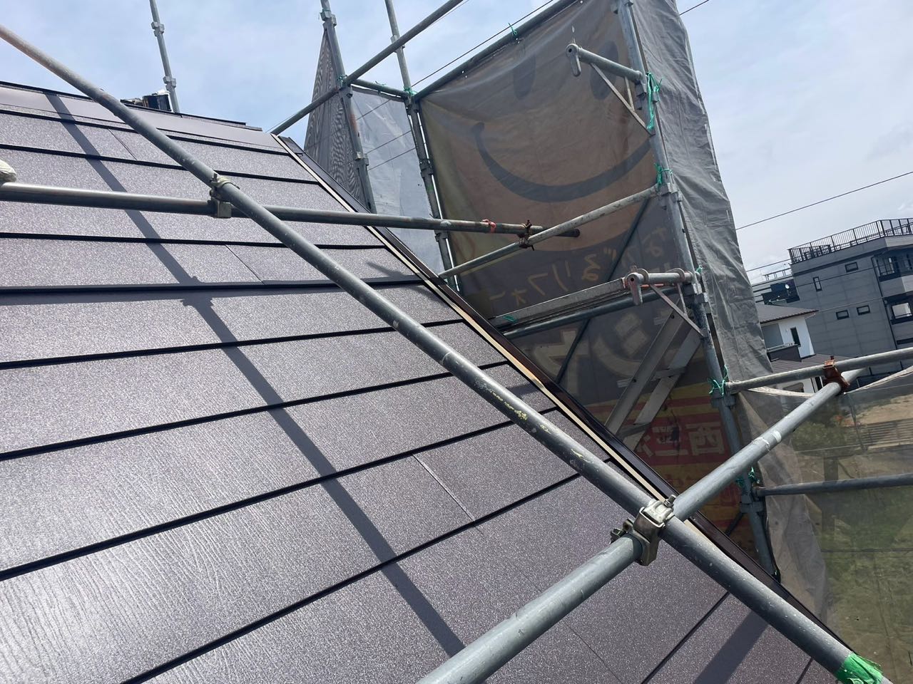 屋根材取り付けです。
