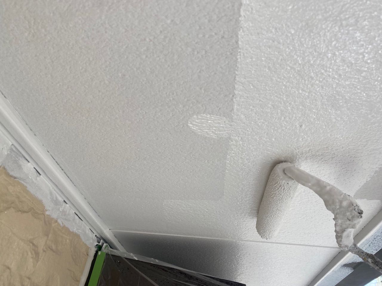 仕上げ塗装2回目です。