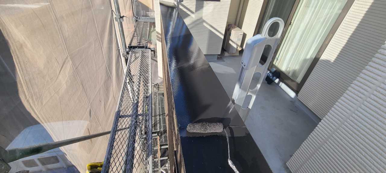 仕上げ塗装2回目です。