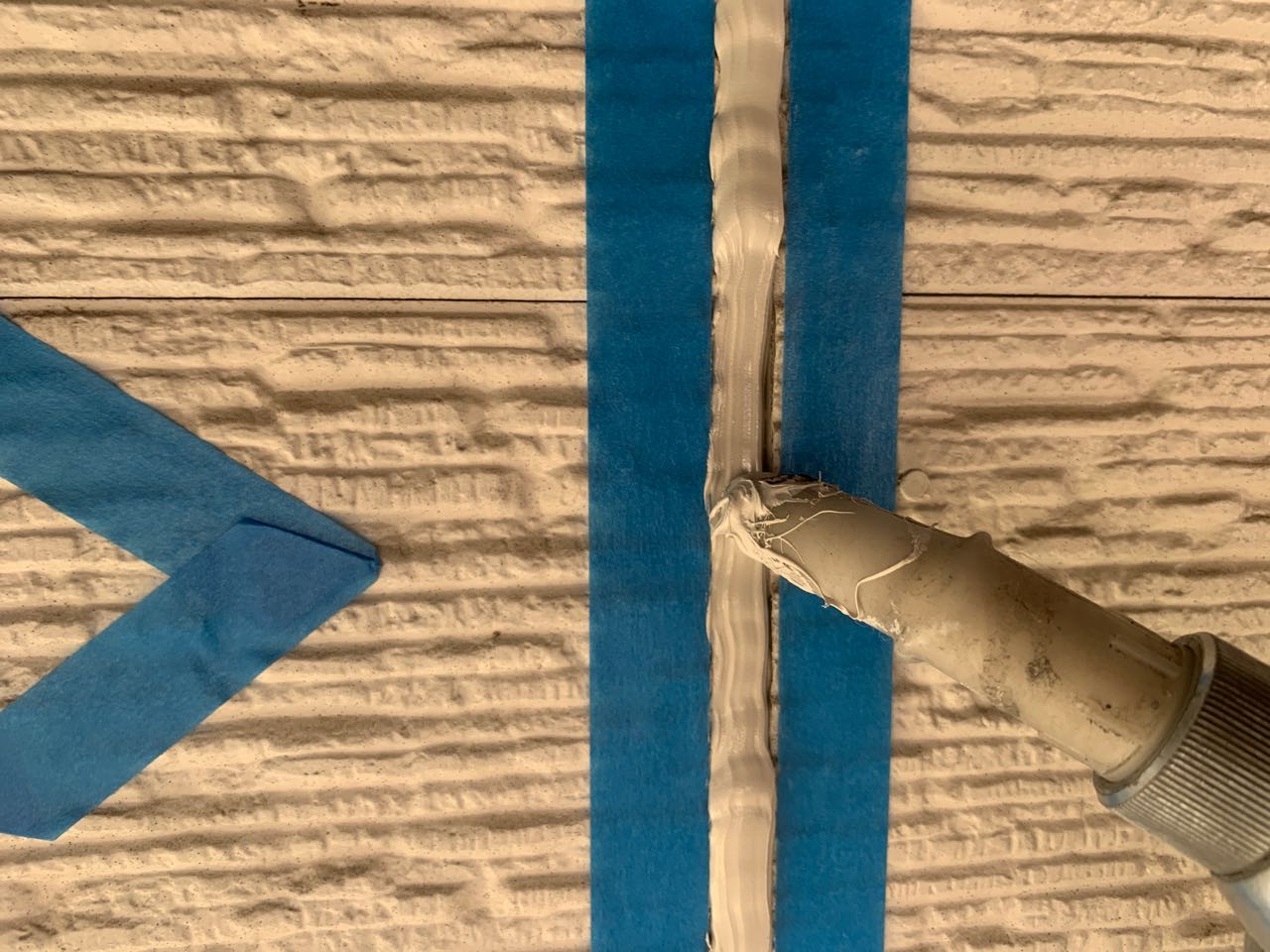 コーキング充填します。