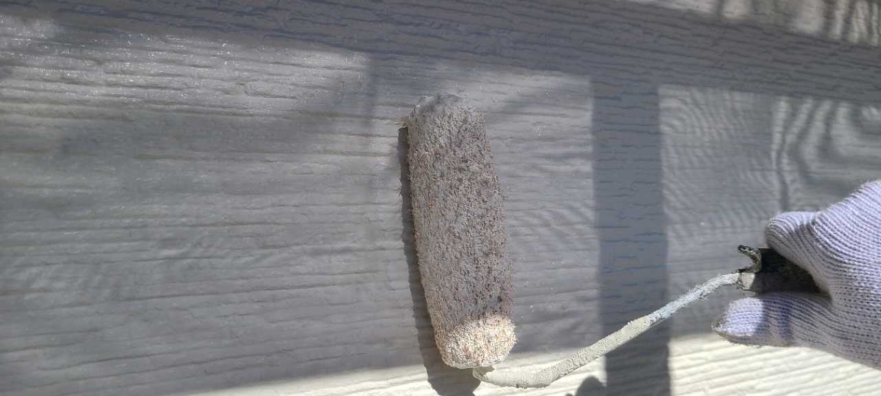 仕上げ塗装2回目です。