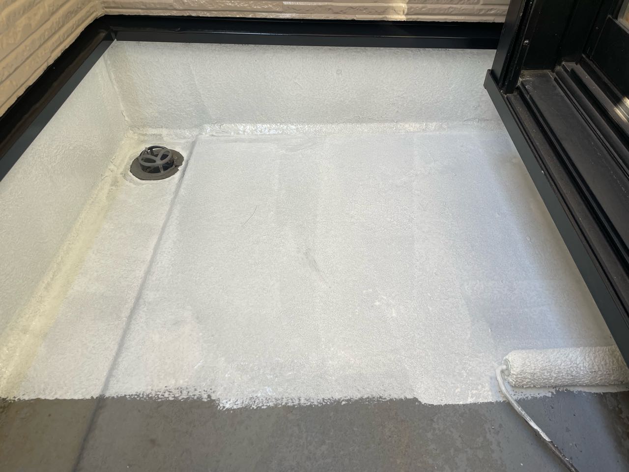 下塗りします。