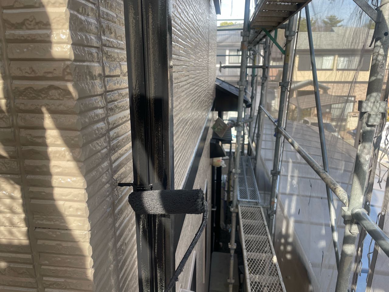 仕上げ塗装2回目です。