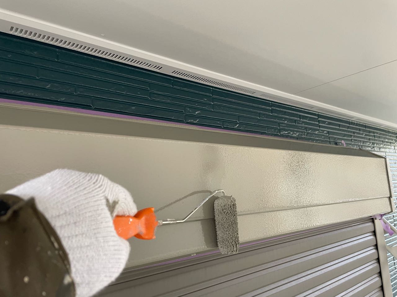 仕上げ塗装2回目です。