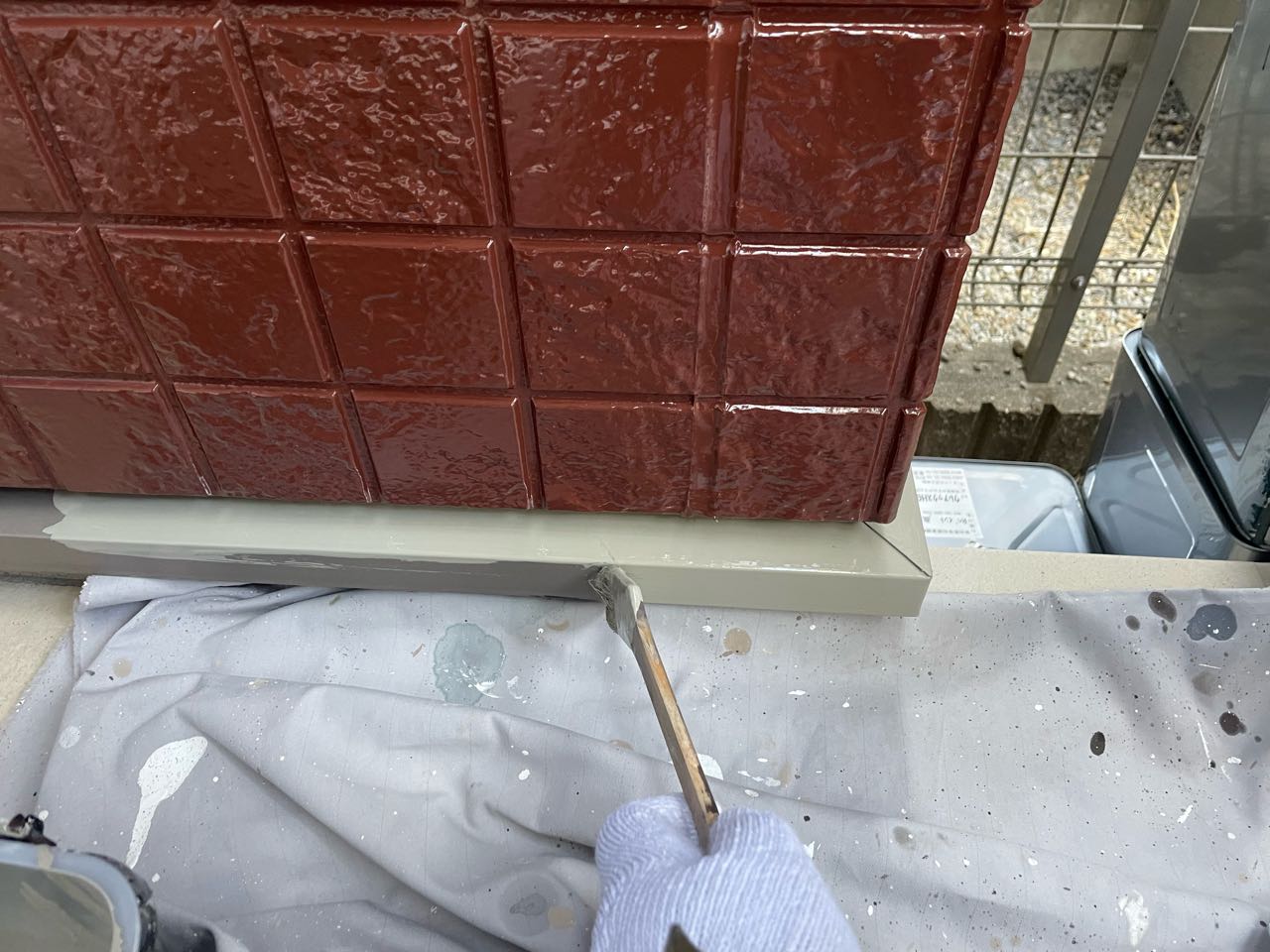 仕上げ塗装1回目です。