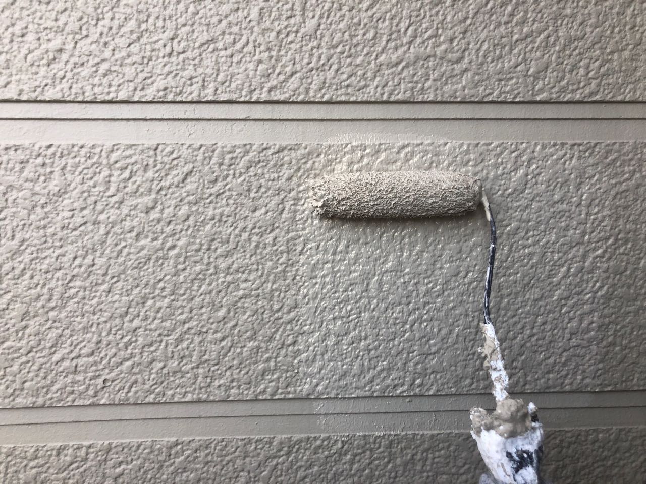 仕上げ塗装2回目です。