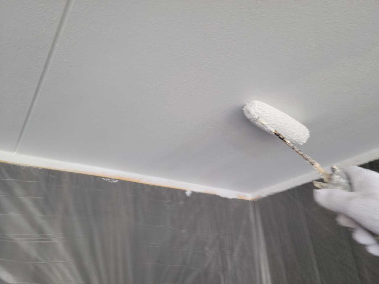 仕上げ塗装2回目です。