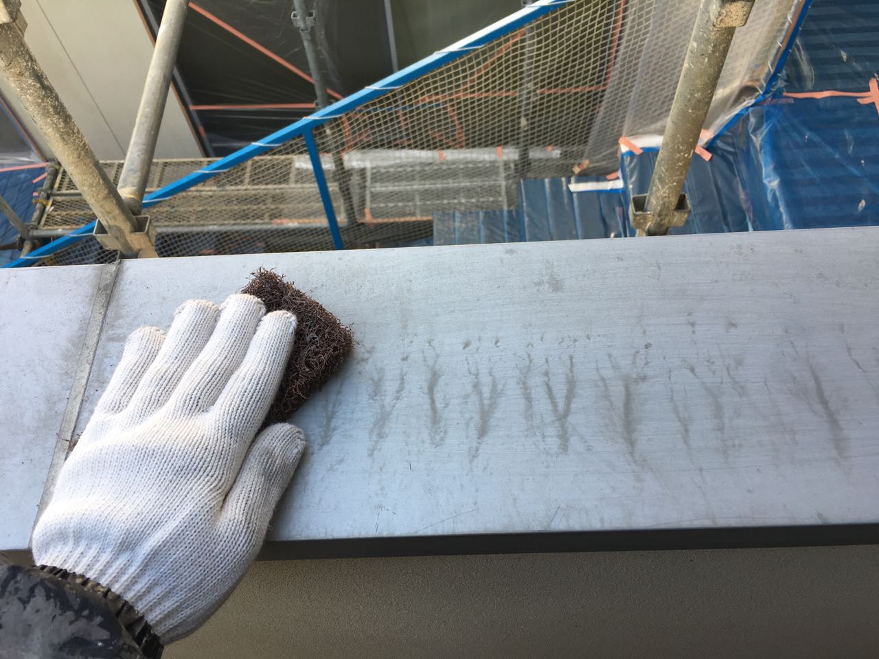 ケレン作業です。